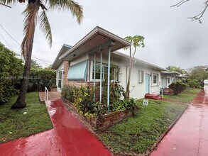 Building Photo - 1247 Marseille Dr