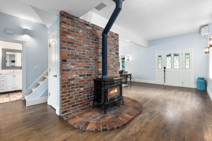 Building Photo - 18804 NE 106th St