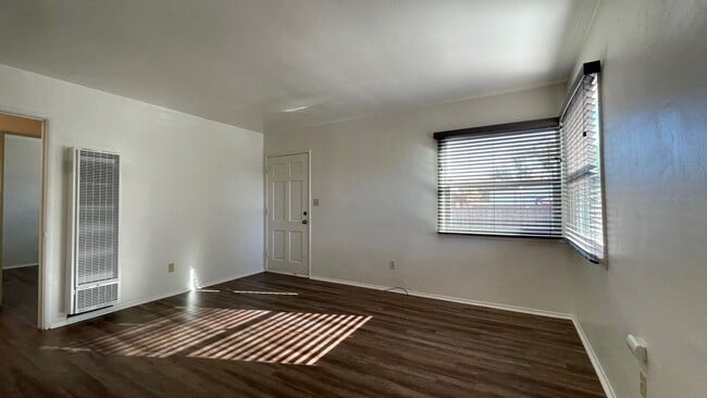 Building Photo - Short Term First Semester Lease: August - December 2026