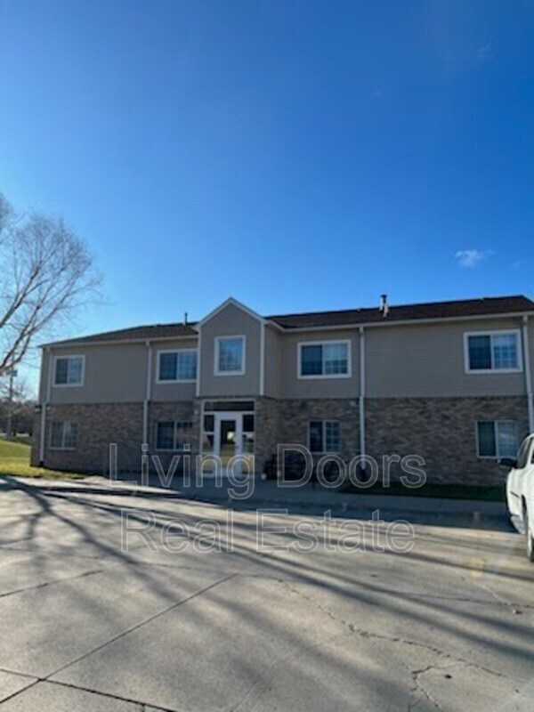 Building Photo - 607 S Washington St