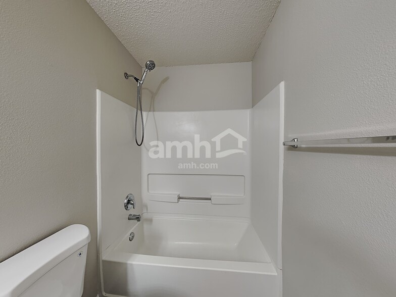 Building Photo - 690 Runnymede Ct