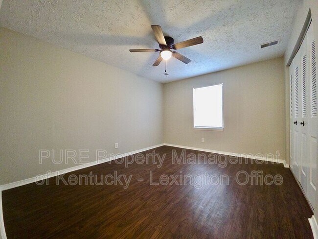 Building Photo - 356 Redding Rd