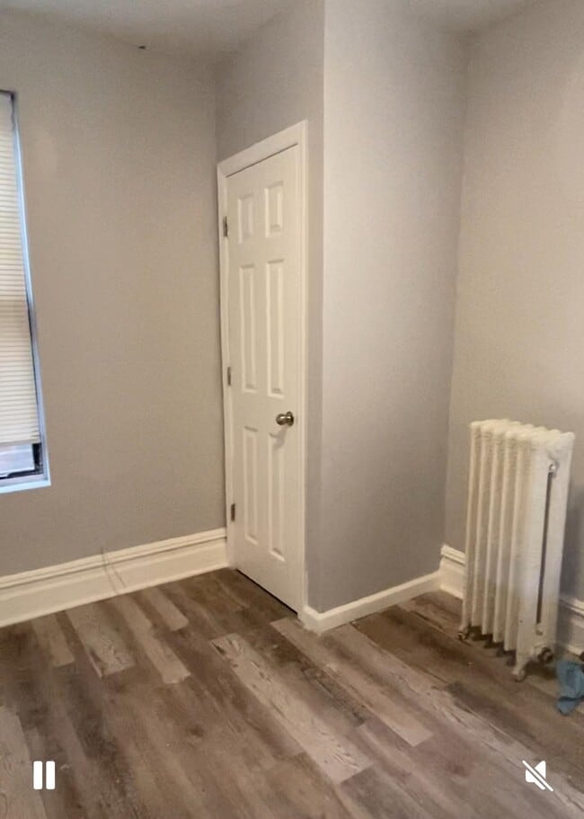 Building Photo - 308 60th St