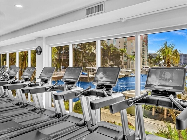 Building Photo - 3370 Hidden Bay Dr