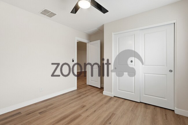 Building Photo - Amazing home in wonderful Ghost Hollow Ranch