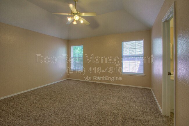 Building Photo - 2520 W Honolulu St