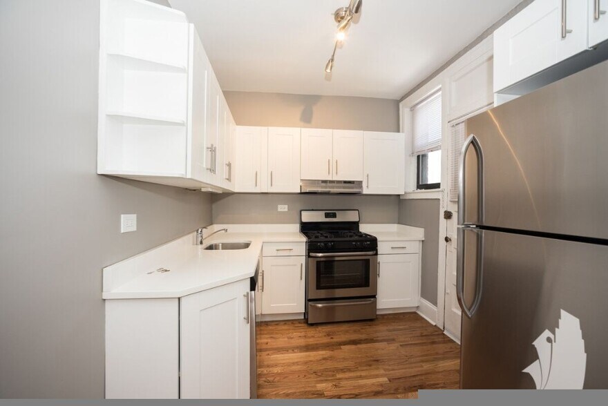 Building Photo - 632 W Stratford Pl