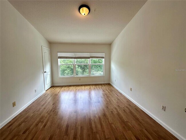 Building Photo - 26543 Castleview Way