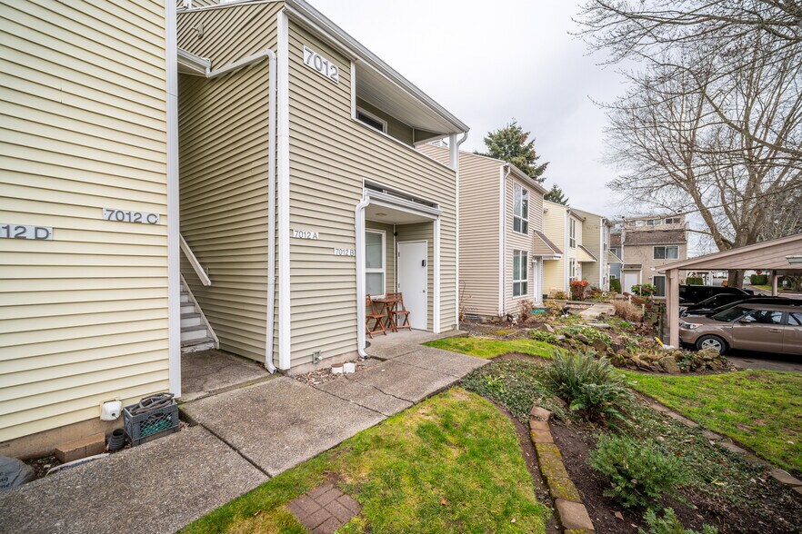 Building Photo - 7012 NE 43rd St