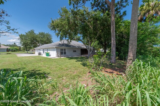 Building Photo - 187 Pinta Cir