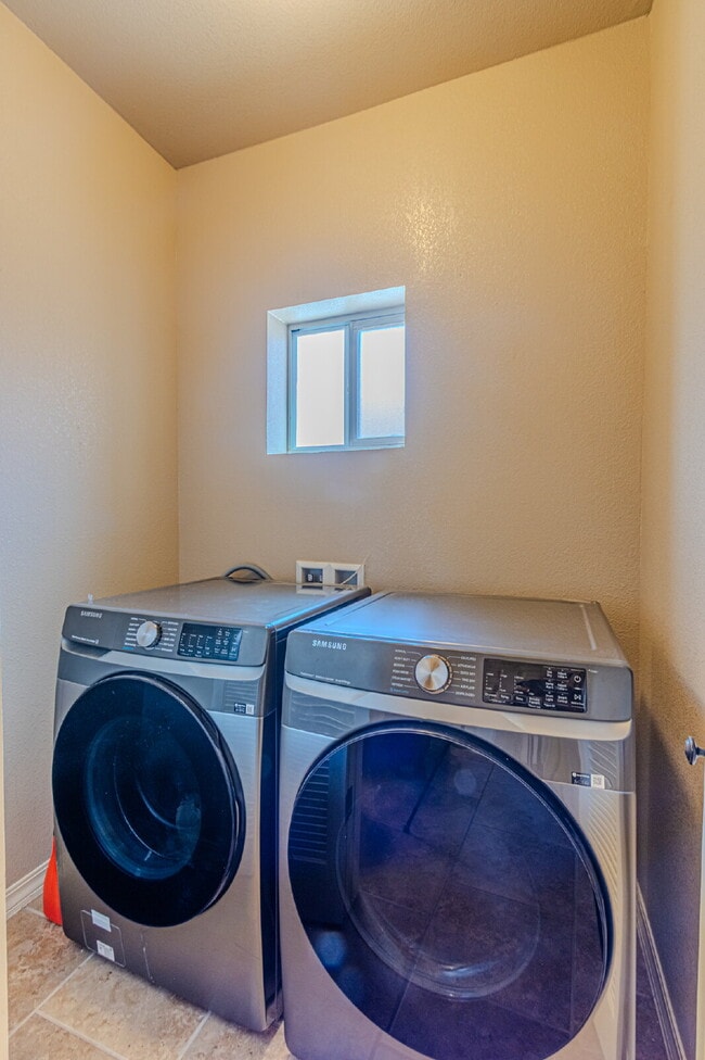 Building Photo - 3240 Peruvian Paso