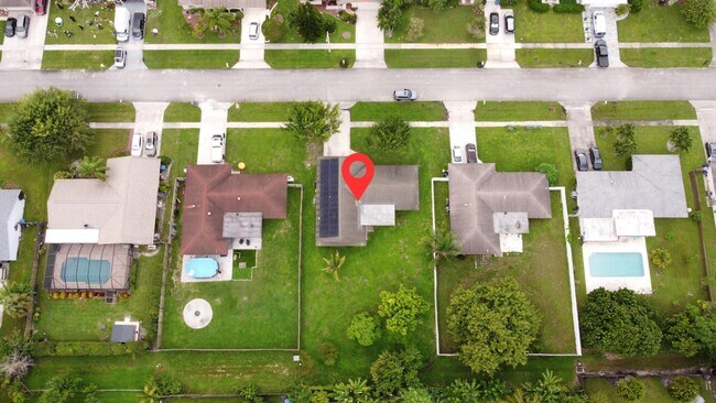 Building Photo - 137 Alcazar St