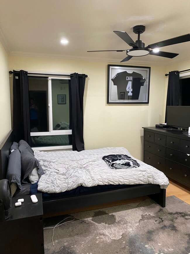 Building Photo - 2505 Miramar Ave