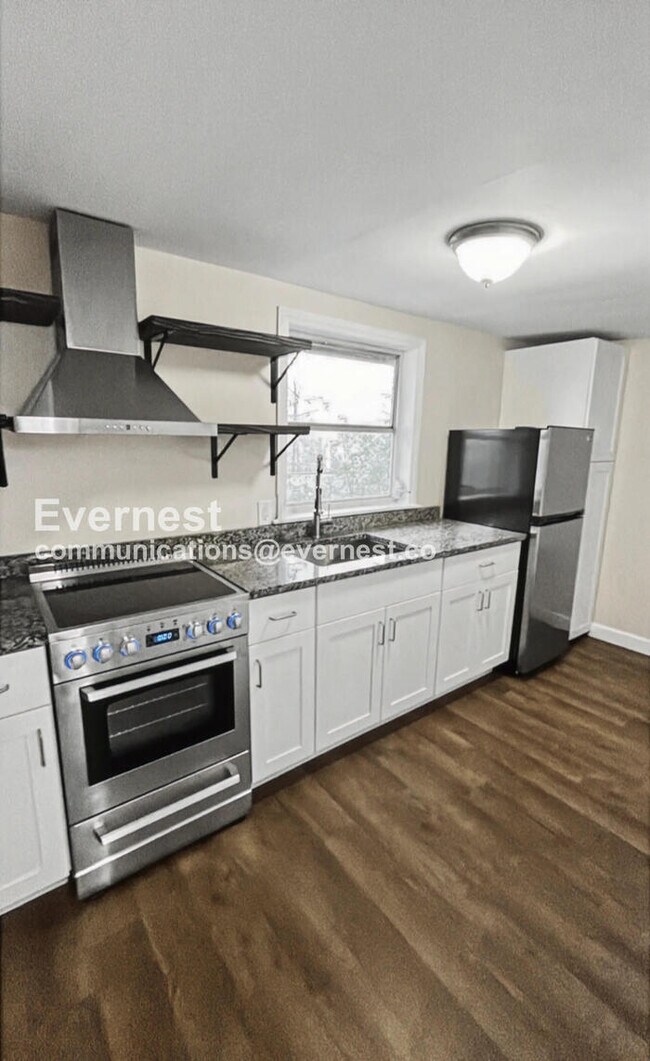 Building Photo - 1700 Ashmore Ave