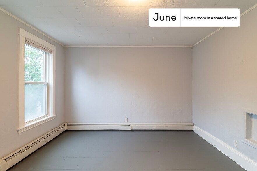 Building Photo - Room in Shared 3 bed/1 bath home