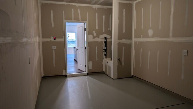 Building Photo - 3111 Vitner Dr