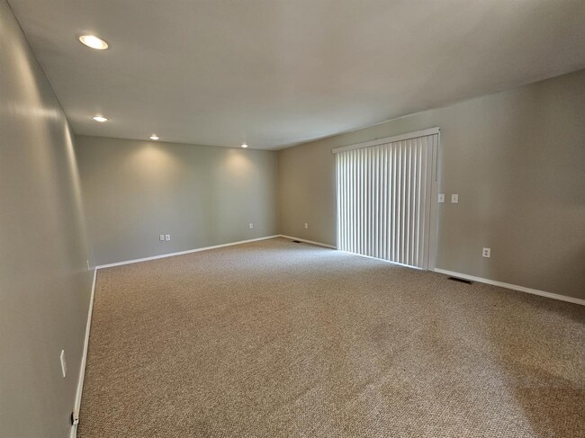 Building Photo - 3 Bedroom Ranch, 2 Full Bathrooms, 2 Car Garage. Large Master Bedroom, Living Room, Family Room, ...