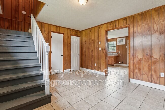 Building Photo - 218 Lovelace Rd
