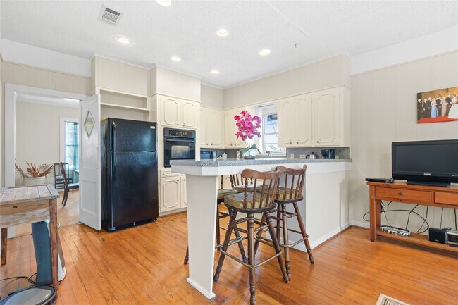 Building Photo - 18218 Buck Rd