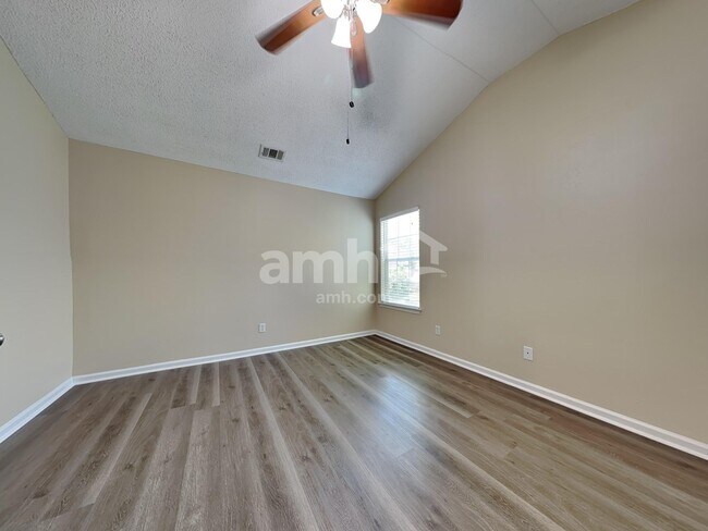 Building Photo - 7 Willow Lakes Dr