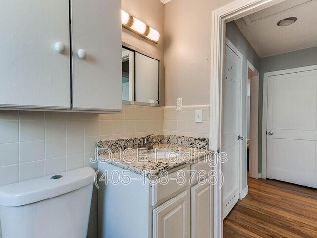 Building Photo - 513 E Northrup Dr