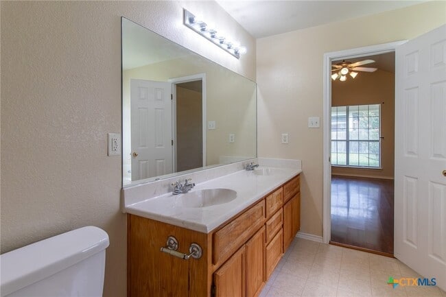 Building Photo - 5505 Gunnison Dr