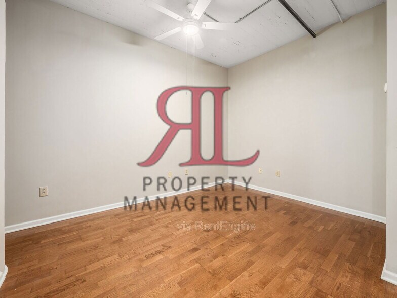 Building Photo - 221 N Front St