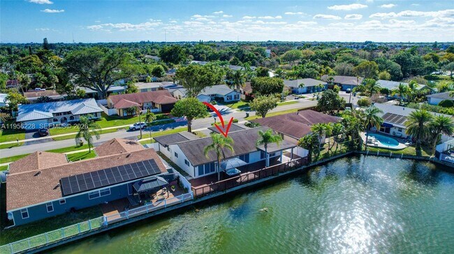 Building Photo - 1911 NW 40th Ct