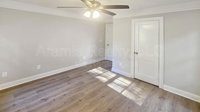 Building Photo - 494 Birney St NE