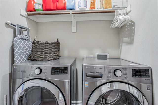 Building Photo - 2563 Sarah Ln