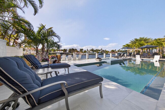 Building Photo - 3109 NE 42nd Ct