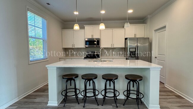 Building Photo - 473 Esthwaite Dr SE