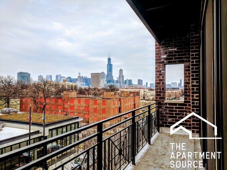 Building Photo - 1335 W Taylor St