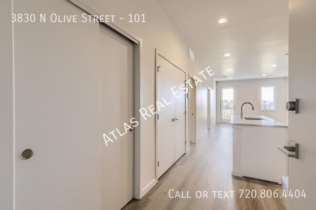 Building Photo - 3830 N Olive Street