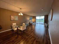 Building Photo - Beautiful 2/2 Waterview in Davie/Nova