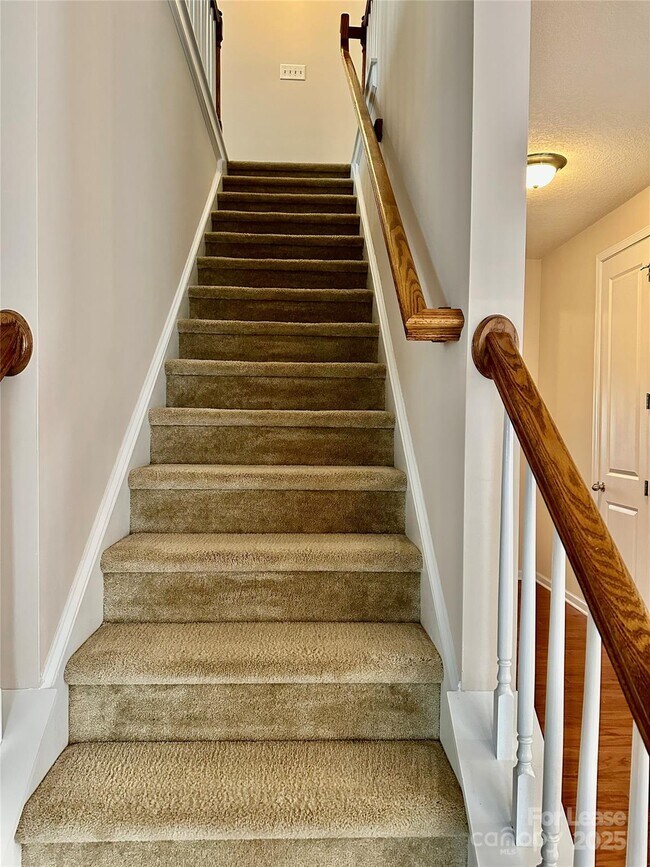 Building Photo - 4531 Hubbard Falls Dr