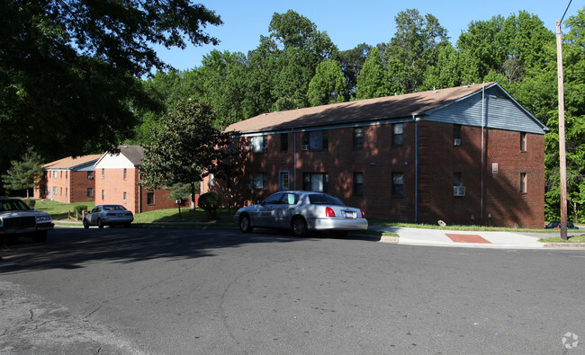 Building Photo - Lincoln Apartments