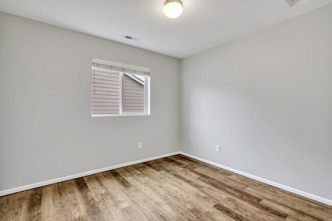 Building Photo - 1927 200 St E