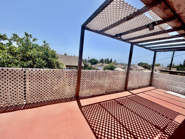 Building Photo - Charming 3 Bed 1 Bath For Rent *$400.00 Of...