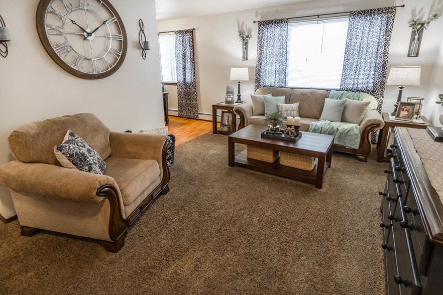 Primary Photo - Heritage Place Apartments