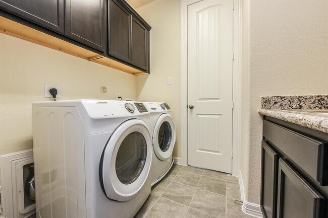 Building Photo - 13209 Dartmoor Terrace Dr