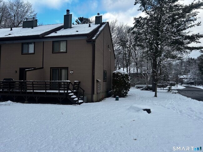 Building Photo - 151 Wynwood Dr