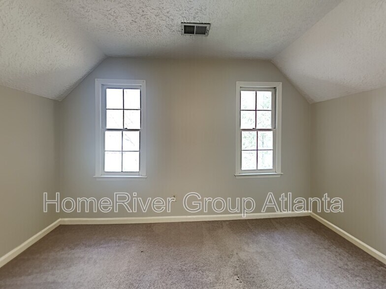 Building Photo - 1216 Wynford Colony S W