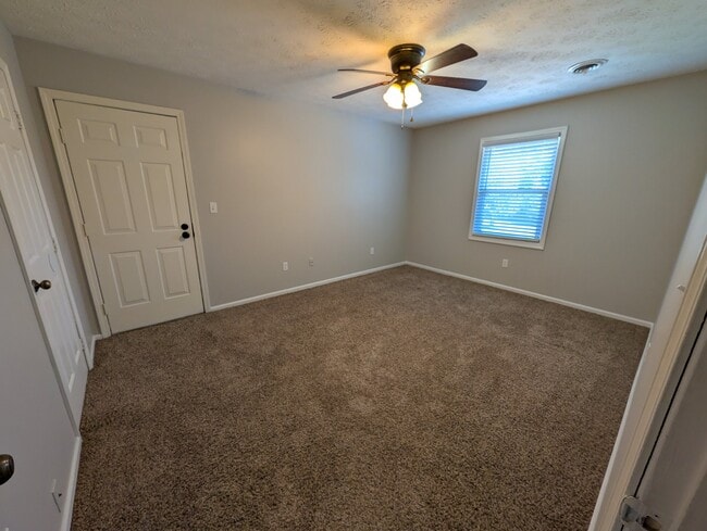 Building Photo - 306 Molloy Ct