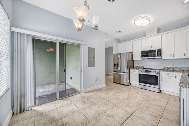 Building Photo - 143 Alexander Woods Dr