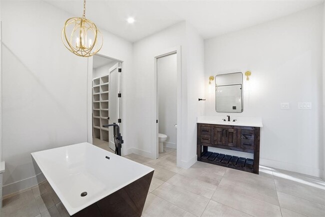 Building Photo - 23937 Oscar Rd