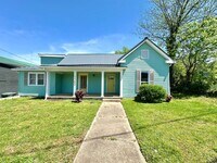 Building Photo - 1102 Batts Blvd