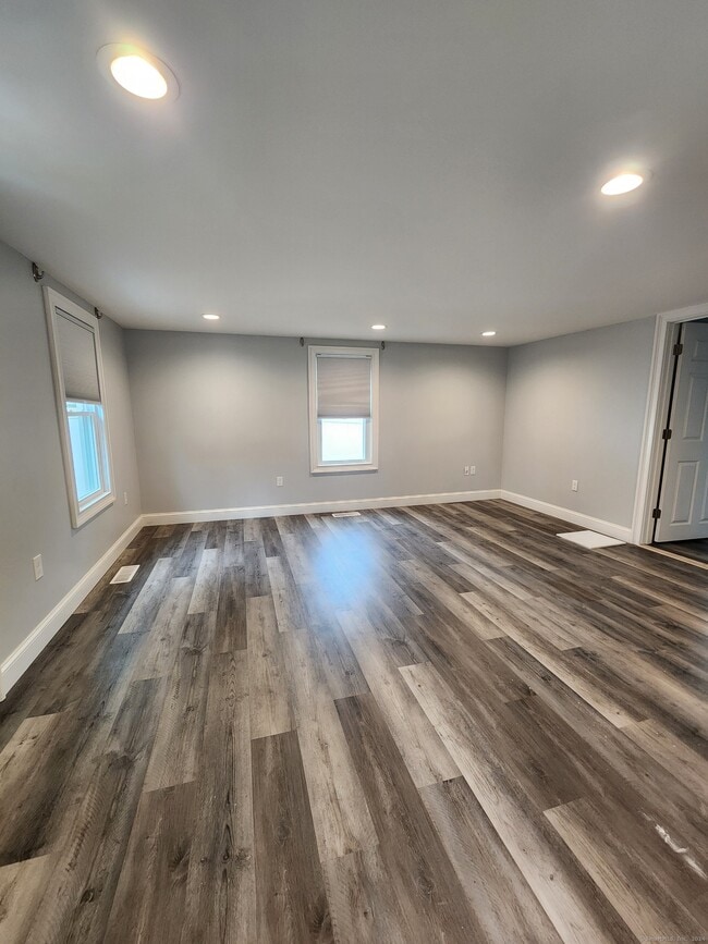 Building Photo - 615 Marion Ave