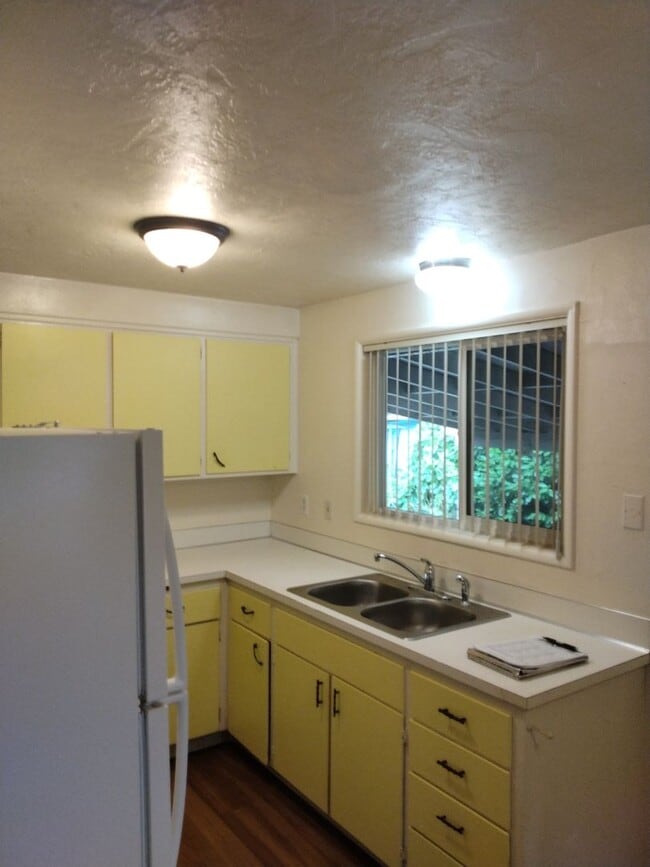 Building Photo - Adorable 2 Bedroom Home!