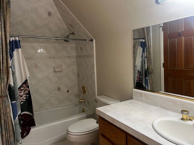 Building Photo - MORGAN HILL Expansive 6 bedroom, 4.5 bathroom home